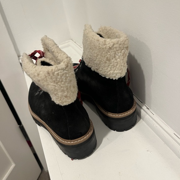 Villa Rouge Boots - Picture 5 of 12